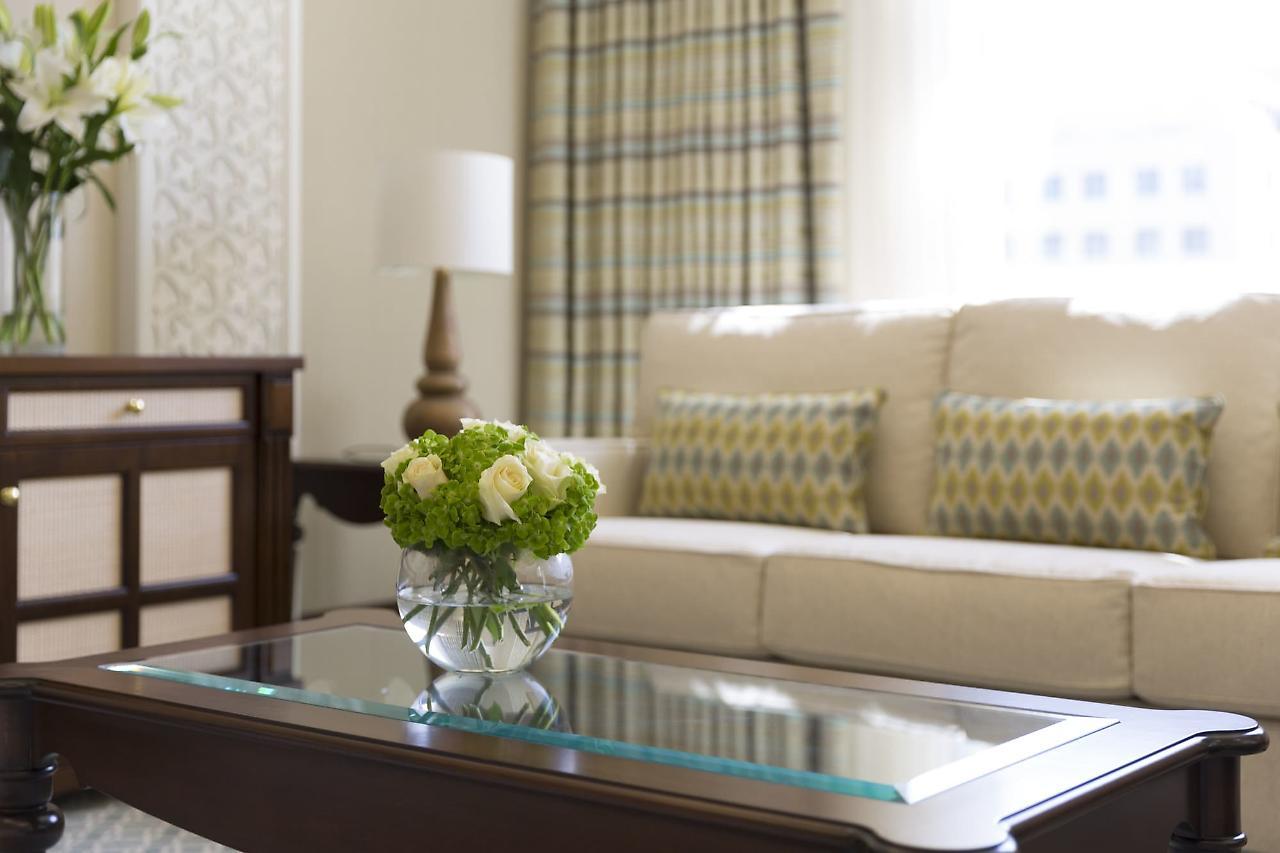Al Najada Doha Hotel By Tivoli Ngoại thất bức ảnh A living room at the Ritz-Carlton, Boston