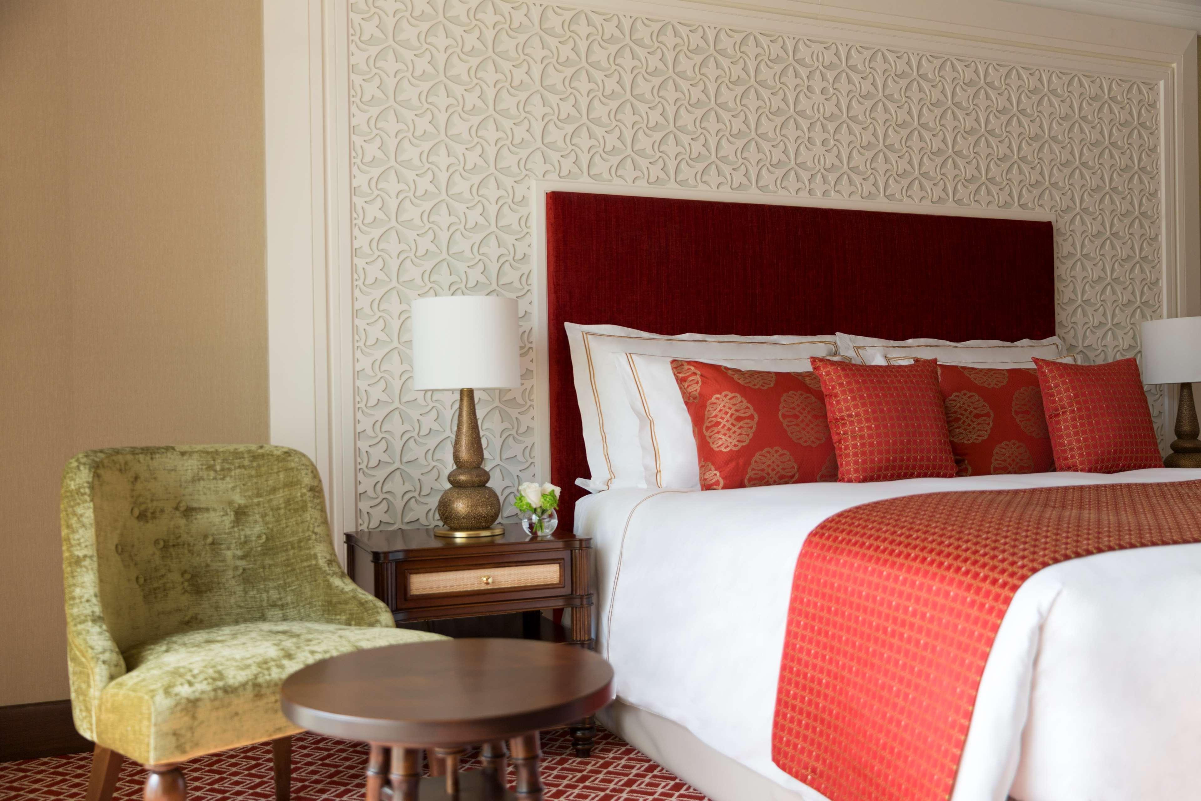Al Najada Doha Hotel By Tivoli Ngoại thất bức ảnh A bedroom at the Taj Mahal Palace