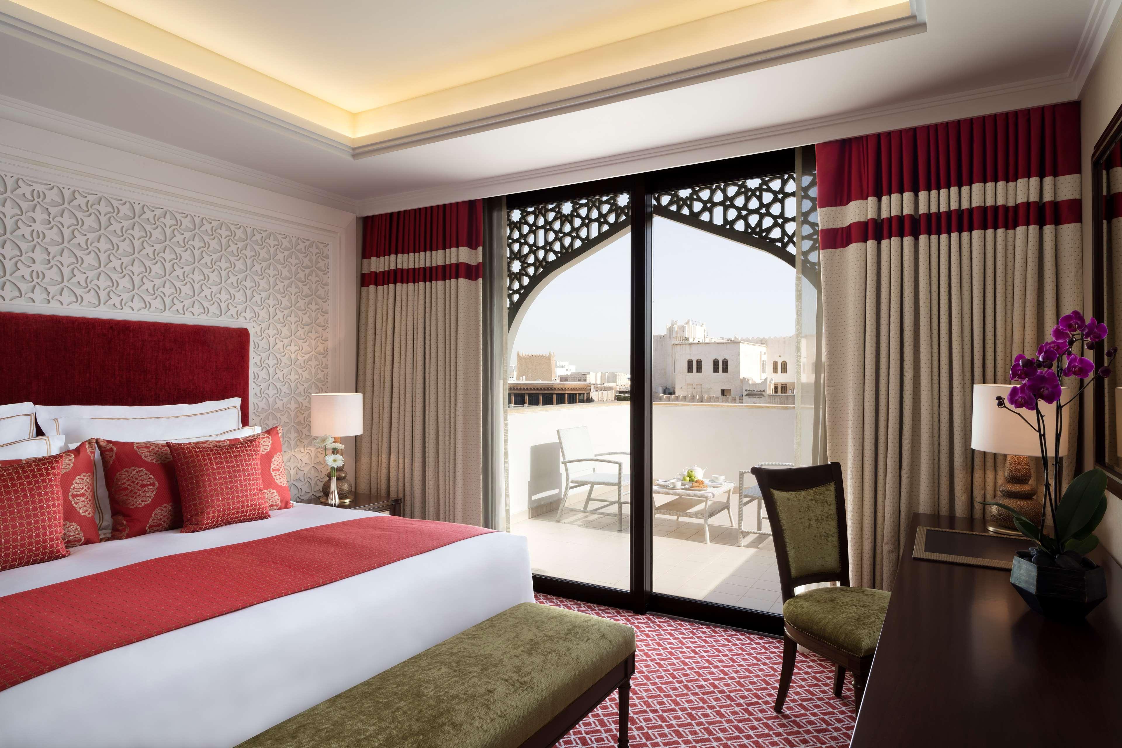 Al Najada Doha Hotel By Tivoli Ngoại thất bức ảnh A guest room at the Ritz-Carlton, DIFC