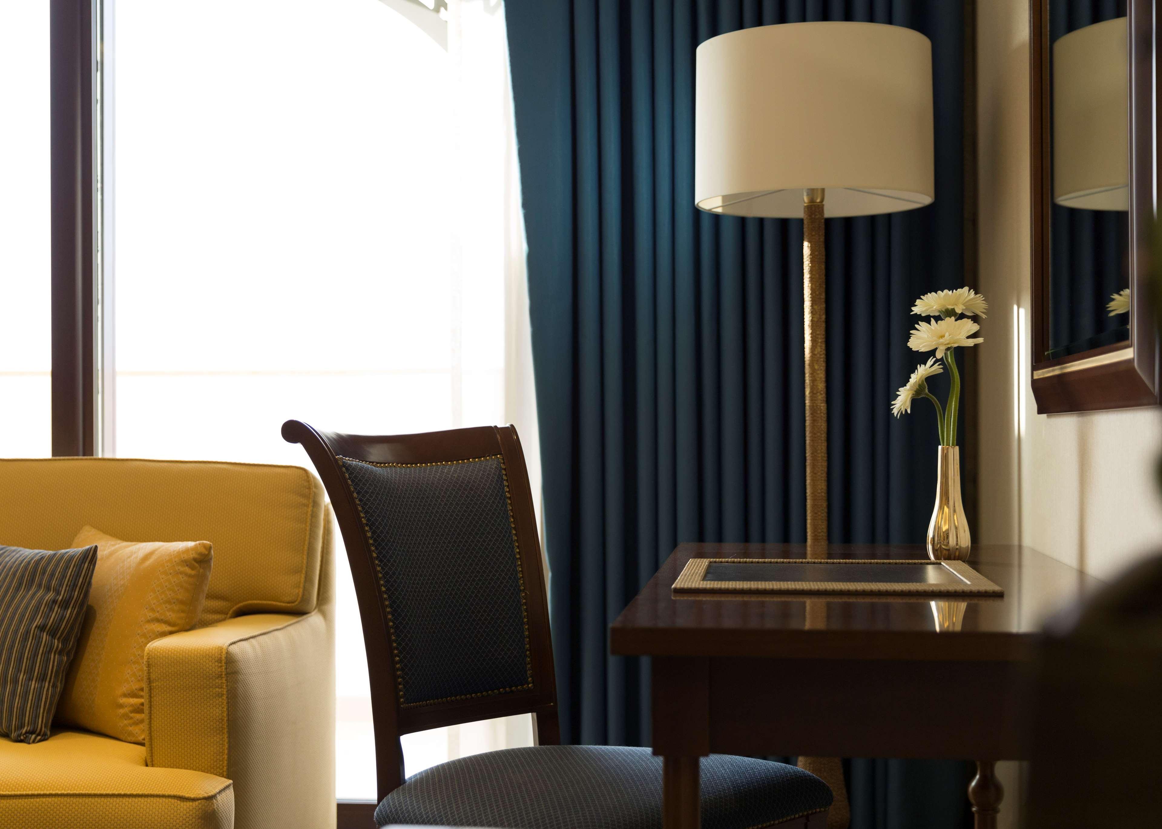 Al Najada Doha Hotel By Tivoli Ngoại thất bức ảnh A room at the hotel